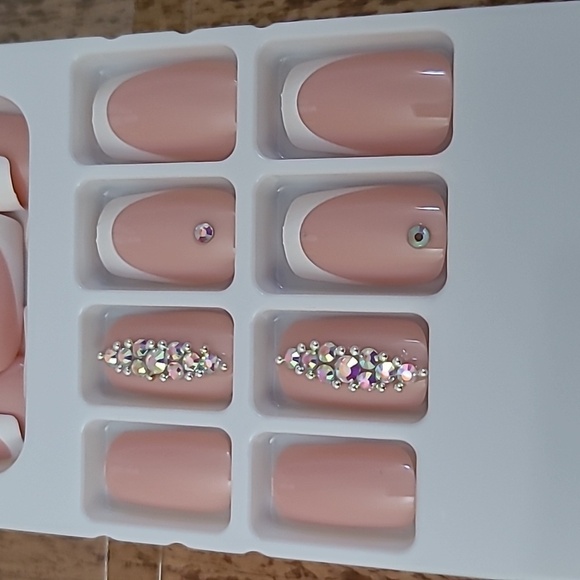 Rhinestone French Manicure Press On Nails - Picture 1 of 13